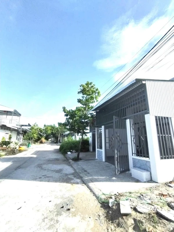 Bán nhà hoàn thiện 90m² 2PN Hoà Thuận An Giang 1 tỷ 250