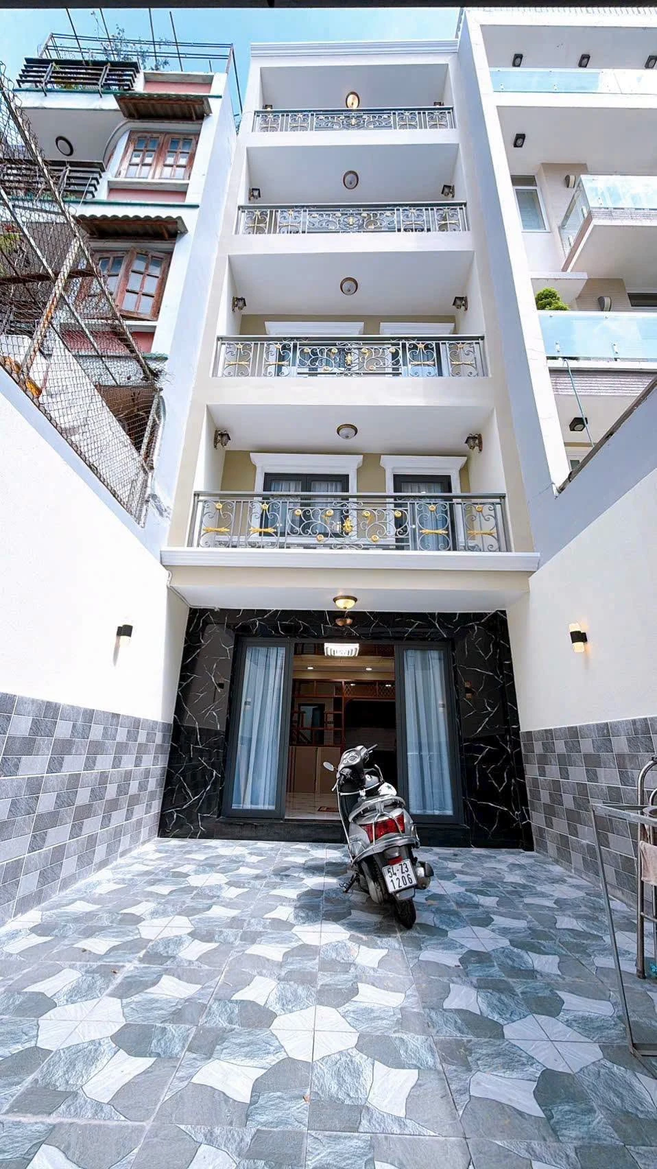 Bán nhà 5 tầng Q4 62m², gần hồ bơi Vân Đồn, 11.8 tỷ - Ảnh 1