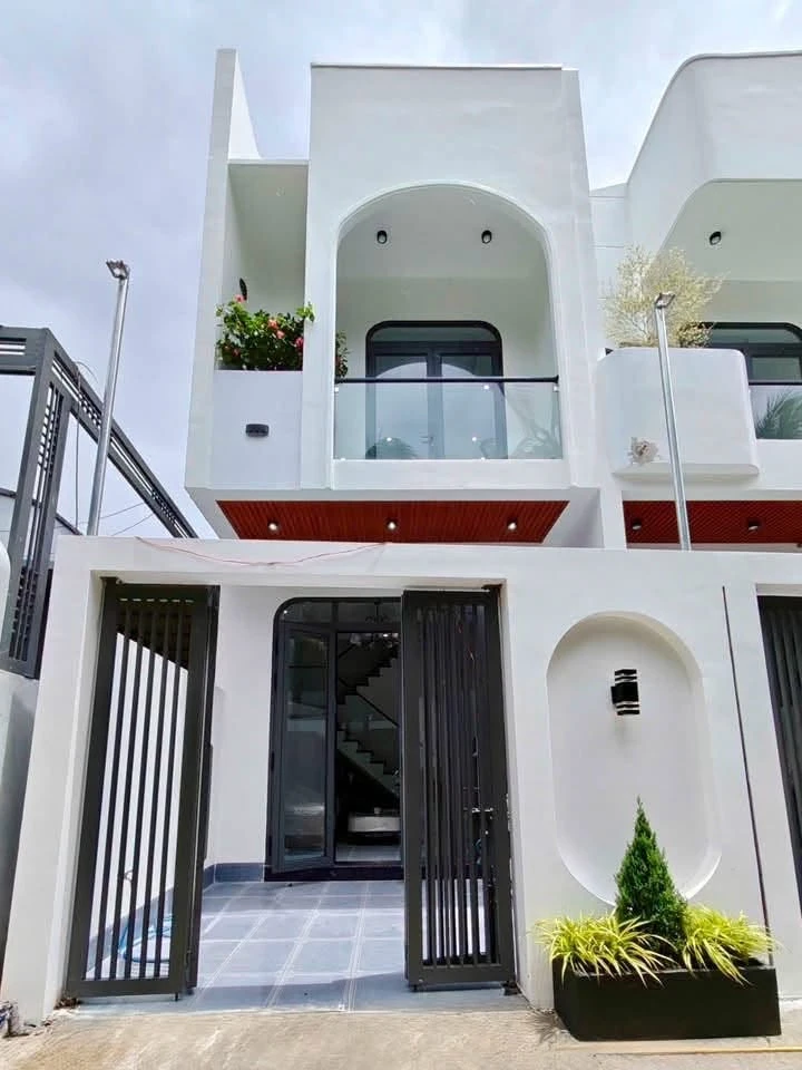 Bán nhà 1 trệt 1 lầu 4x16m hẻm ô tô, 3PN 3WC, đường Nguyễn Cư Trinh, Rạch Giá - Ảnh 1