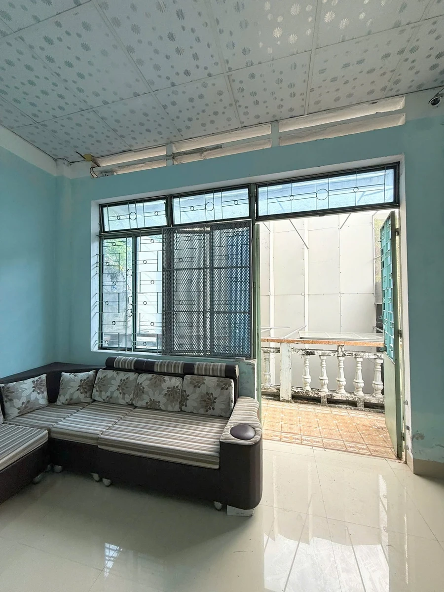 Bán nhà 2 tầng 3-4 PN mặt tiền Nguyễn Nghiêm Quảng Ngãi 12 tỷ - Ảnh thu nhỏ 4