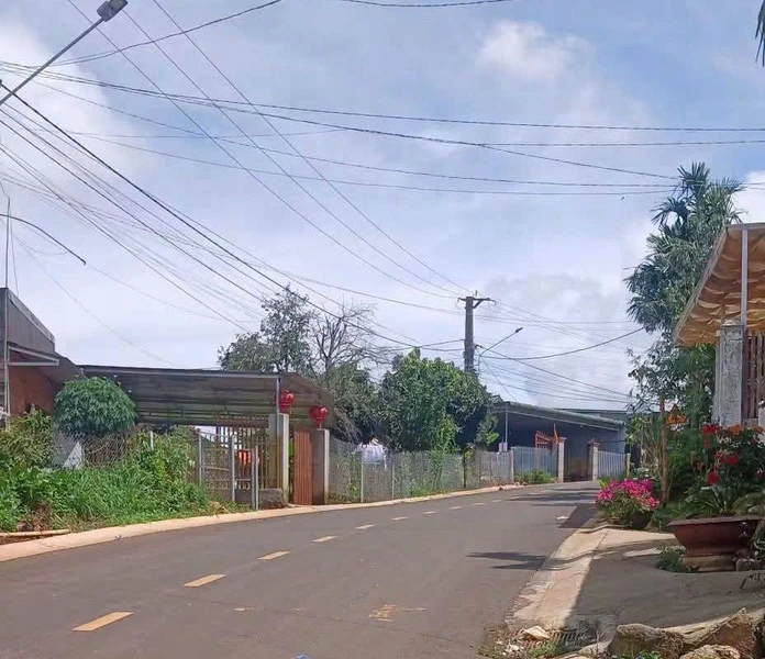 Bán lô đất 6x33m, thổ cư 100m2 tại Đắk Mil, Đắk Nông giá 1,55 tỷ