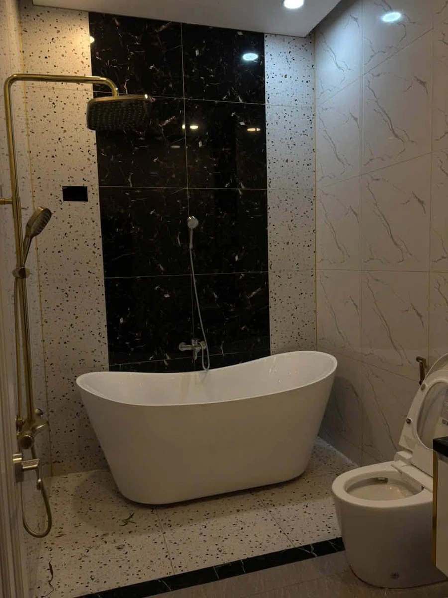 Bán nhà 2 mặt tiền 150m2 trung tâm Dĩ An, đang khai thác homestay, giá 6,5 tỷ - Ảnh thu nhỏ 3