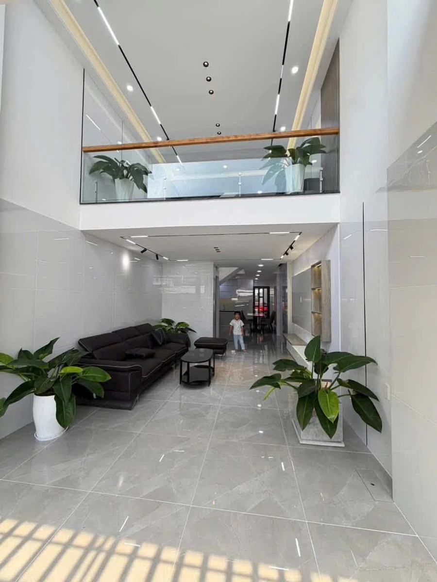 Bán nhà hẻm xe hơi 56m2, 5 tầng 6PN có nội thất đường Lạc Long Quân, Quận 11 - Ảnh thu nhỏ 3