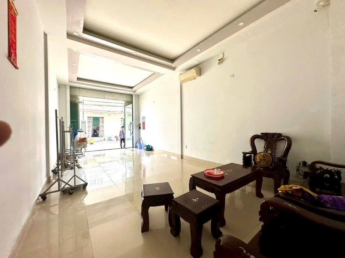 Bán nhà 3 lầu 90m² Bến Lức, Long An 4,7 tỷ - Ảnh thu nhỏ 5