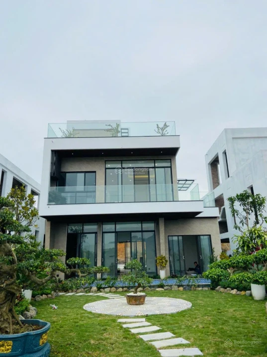 Biệt thự nghỉ dưỡng cần bán gấp giá tốt tại Ivory