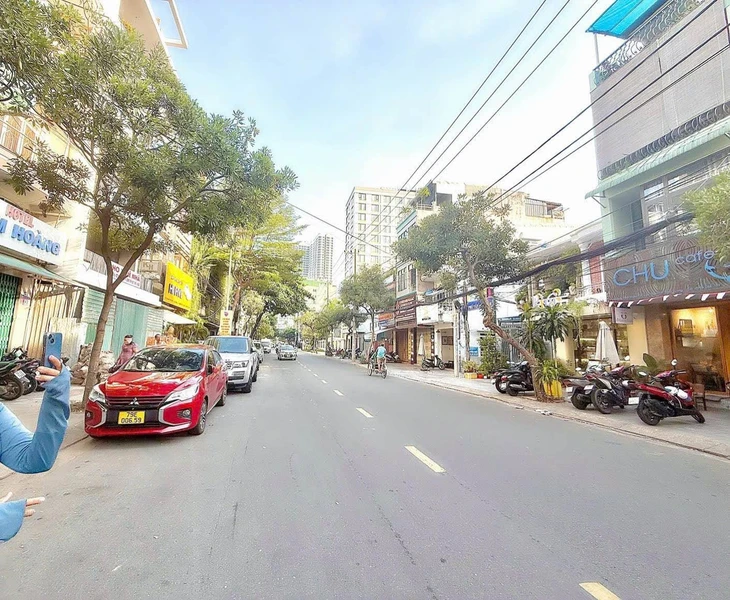 Bán nhà 2 tầng 2 mặt tiền 56m² Hoàng Hòa Thám Nha Trang