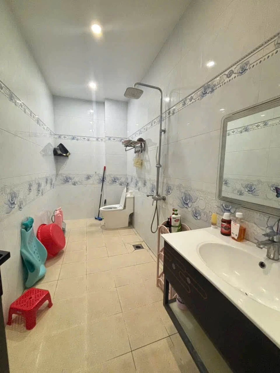 Bán nhà 158m² mặt tiền Đường 3/2, 5PN, 7WC, 9 tỷ, Bà Rịa - Ảnh thu nhỏ 4