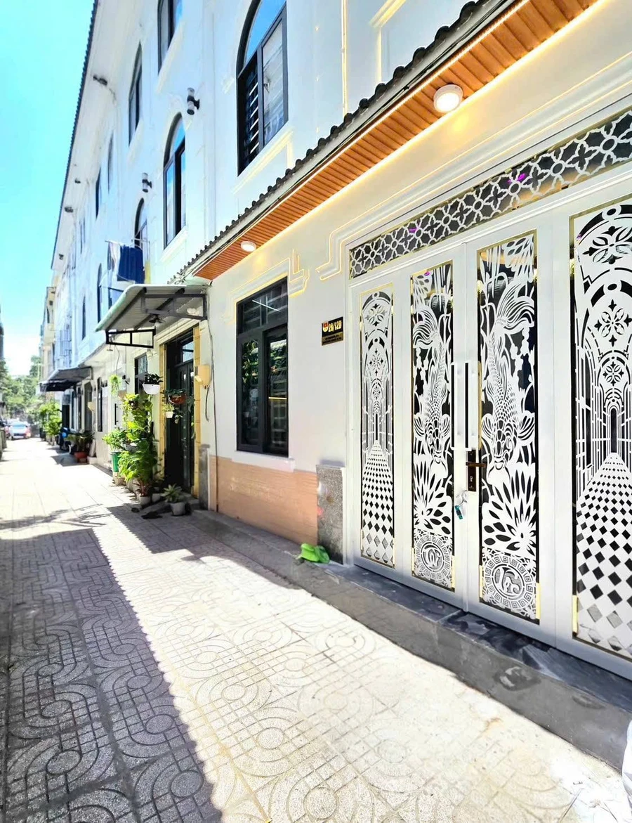 Bán nhà 3 phòng ngủ 36m² Nhà Bè, giá 2 tỷ 390 - Ảnh 1
