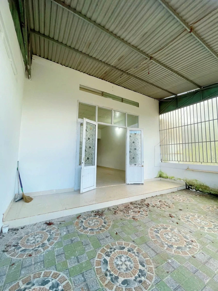 Bán nhà 2 PN 150m² 990 triệu Tân Phú gần chợ Âu Cơ - Ảnh thu nhỏ 2