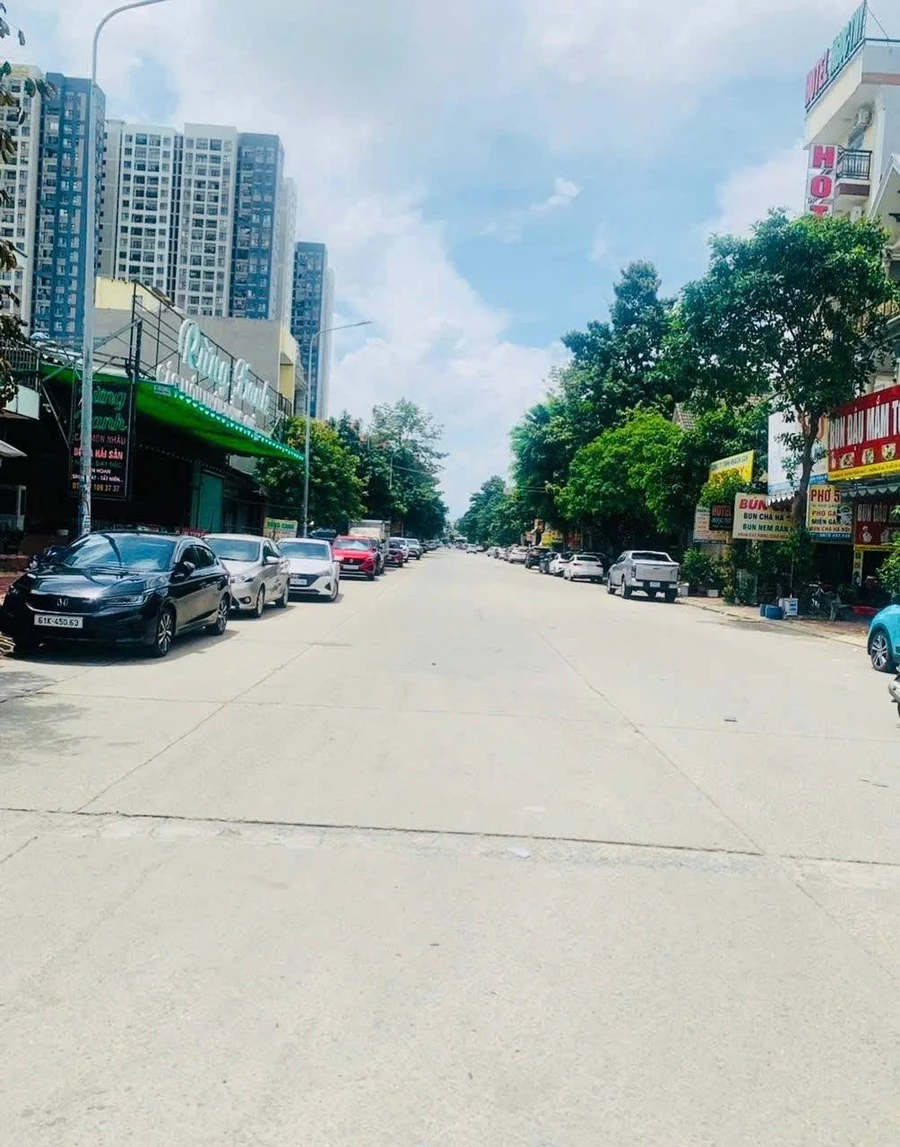 Bán nhà mặt tiền kinh doanh 3 tầng 157m² 5PN KĐT Sóng Thần, Dĩ An, Bình Dương - 10,6 tỷ - Ảnh thu nhỏ 4