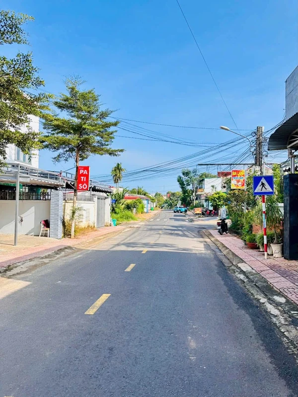 Bán nhà mặt tiền 36m² Tân Phú, sát Đầm Sen, 4 tỷ 1500giuong