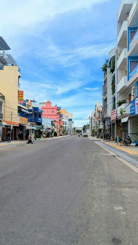 Bán nhà mặt tiền Cô Giang 229m2, 4 PN tại Vũng Tàu