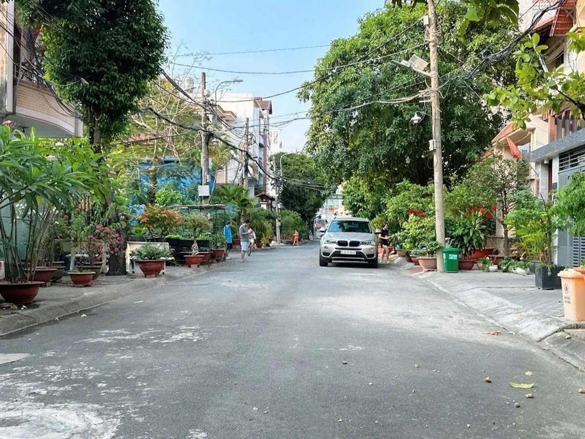 Bán nhà phố 3 tầng 90m2 (5x18) 5PN đường Hoàng Diệu 2, Linh Chiểu, Thủ Đức - Ảnh thu nhỏ 2