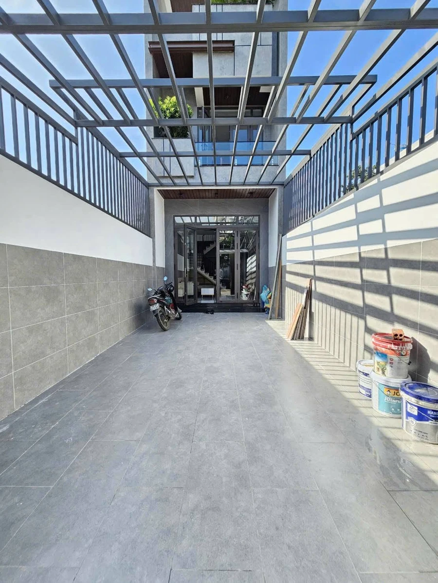 Bán nhà 1 trệt 1 lầu MT Thông Buôn Bán Dĩ An 100m² - 6,9 tỷ - Ảnh thu nhỏ 3