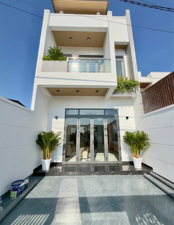 Nhà bán 1 trệt 1 lầu 130m² Buôn Ma Thuột, đầy đủ nội thất