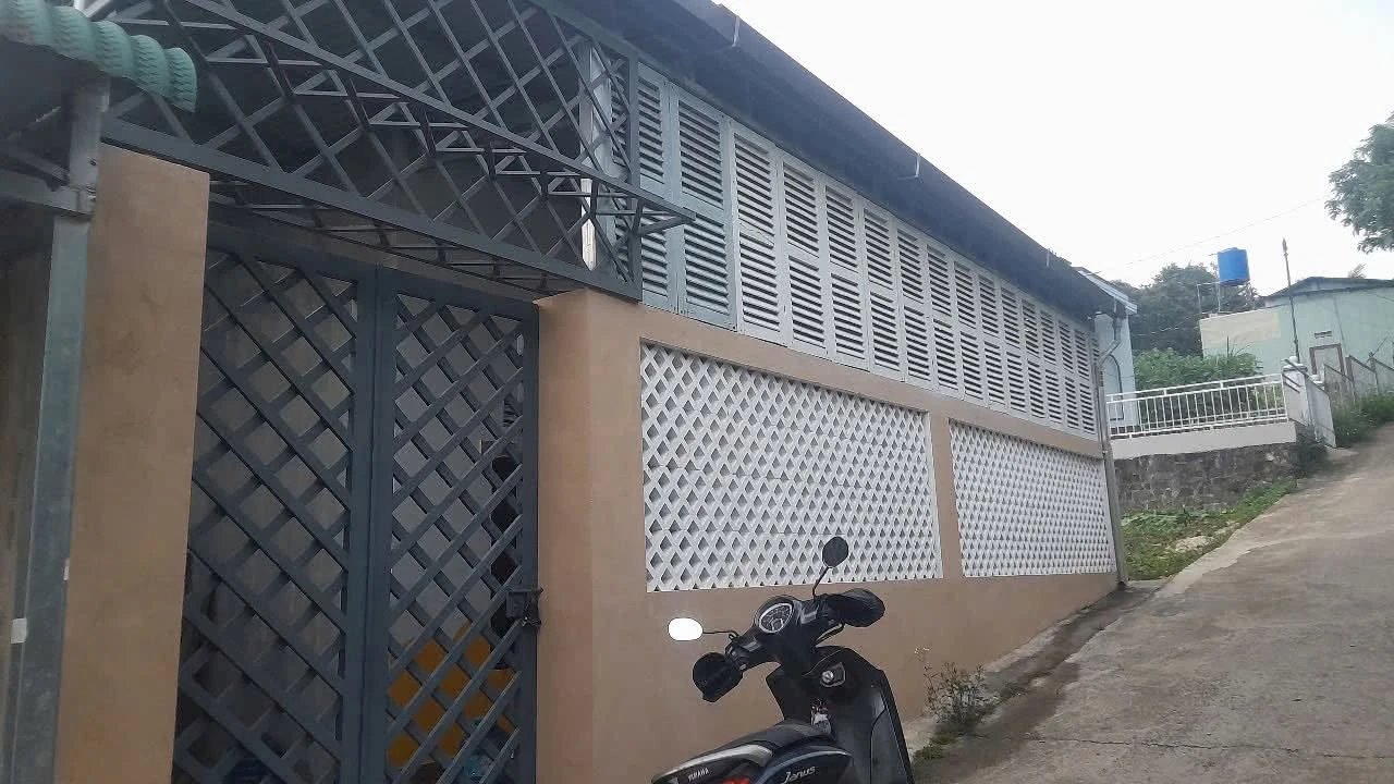 Bán nhà 370m² Bảo Lộc, Lâm Đồng, 1,7 tỷ, cho thuê có dòng tiền - Ảnh 1