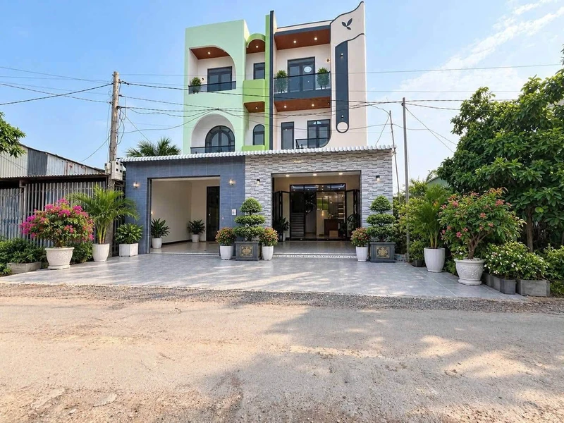 Bán nhà 2 lầu 95m², 3 phòng ngủ, Thanh Phú, Bến Lức, Tây Ninh