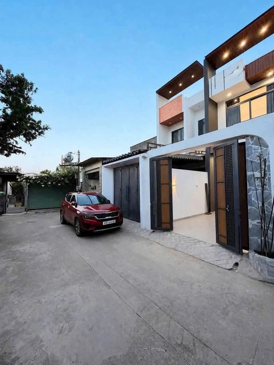 Bán nhà phố 1 trệt 1 lầu sổ hồng riêng 4x25m, 3 phòng ngủ, giá hơn 4 tỷ, P. Tam Hiệp - Ảnh thu nhỏ 2