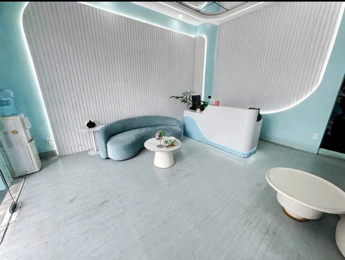 Bán nhà 1 trệt 2 lầu mặt tiền Võ Văn Kiệt Phan Thiết 100m2 - Ảnh 1