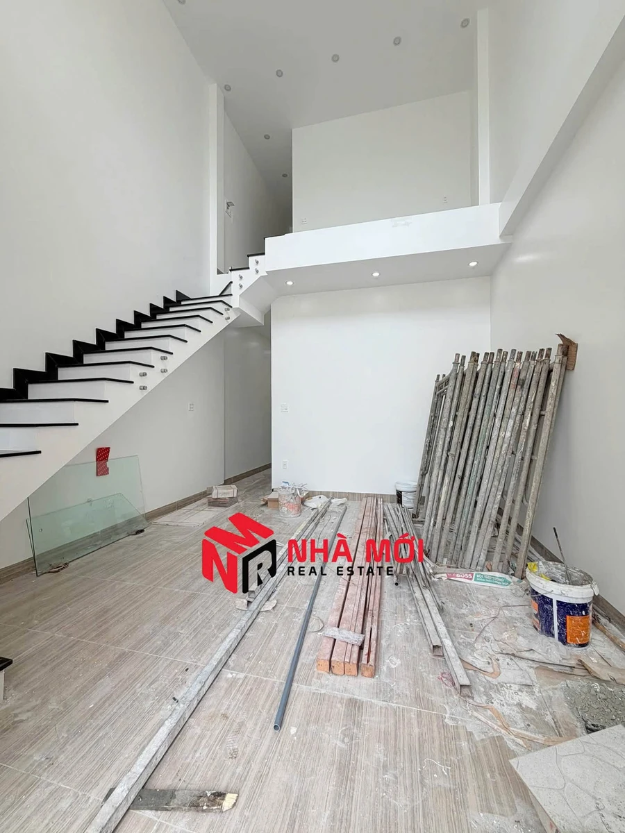 Bán nhà 1 trệt 1 lửng 3 phòng ngủ 90m2 KDC Tân Xuyên, TP. Cà Mau giá 2,1 tỷ - Ảnh thu nhỏ 3