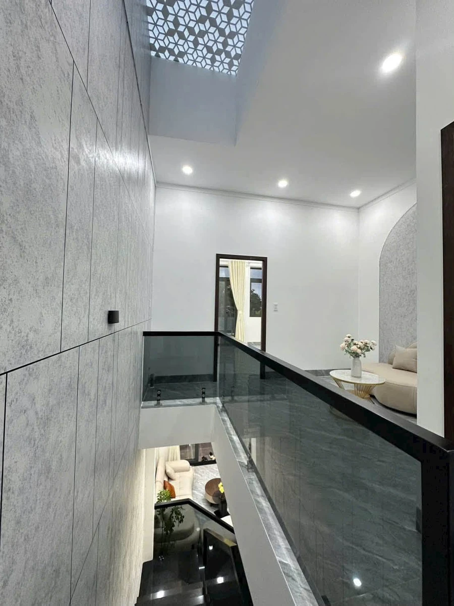 Bán nhà 1 trệt 1 lầu 63m2 hẻm ô tô KP3 Trảng Dài, giá 2,79 tỷ - Ảnh thu nhỏ 2