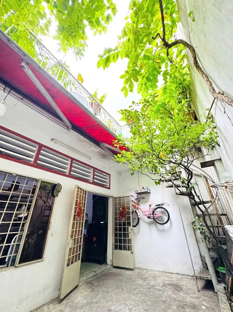 Bán nhà 2 tầng 4,4x15m 4PN 2WC giá 4,9 tỷ khu Nguyễn Sơn, Thoại Ngọc Hầu, Tân Phú - Ảnh thu nhỏ 2