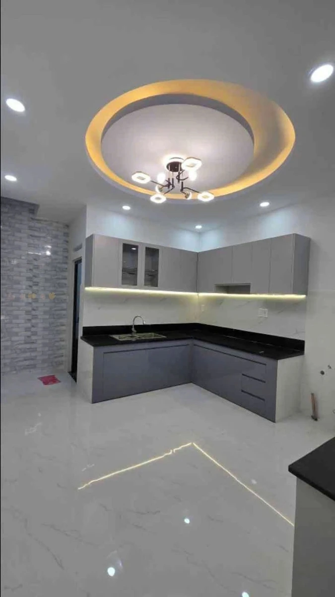 Bán nhà 2 tầng hẻm 6m gần chợ Bình Long, giáp Tân Phú, 3.9x14m, giá hơn 5 tỷ - Ảnh 1
