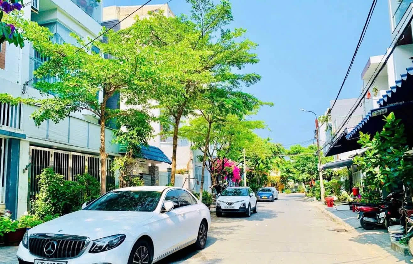 Bán nhà 3 tầng 100m² mặt tiền Phạm Văn Bạch, Hải Châu, Đà Nẵng - Ảnh 1