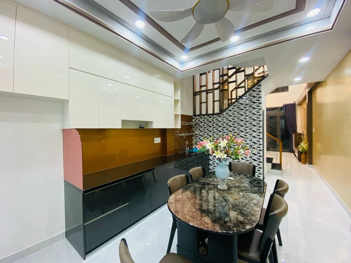 Bán nhà 4 tầng 76m² 6PN gần Vincom Quang Trung 8,6 tỷ - Ảnh thu nhỏ 2