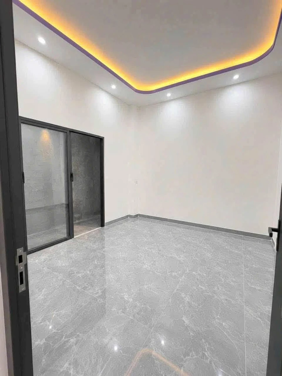 Bán nhà 3PN, 2WC, 95m2 nội thất cao cấp gần Bửu Long - Ảnh thu nhỏ 4