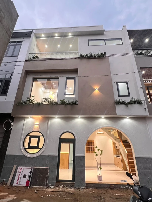 Bán nhà 3 tầng 3 PN, 180m2, 4.55 tỷ, Biên Hoà