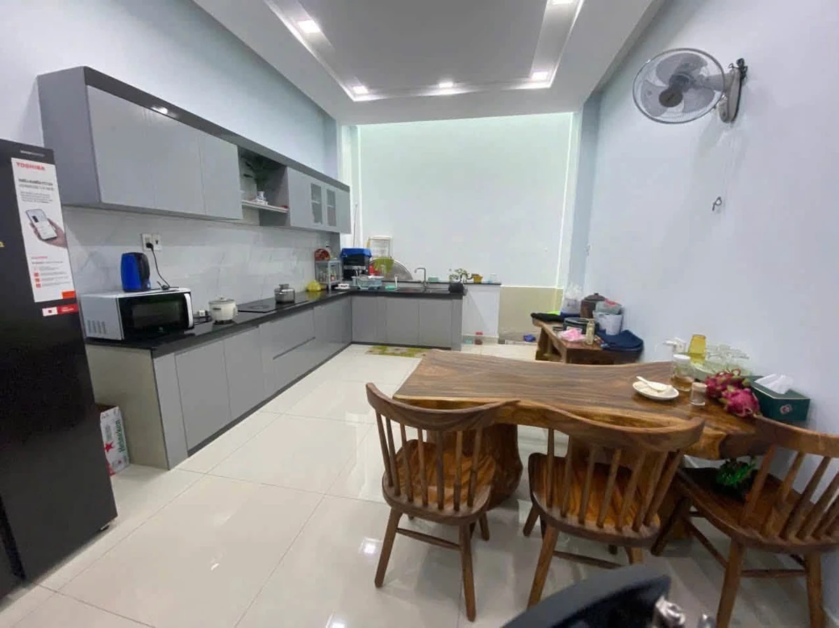 Bán nhà mặt tiền 3 tầng đường Hà Thị Đát, Tân Phú, 4x21m, giá 10,8 tỷ - Ảnh thu nhỏ 3