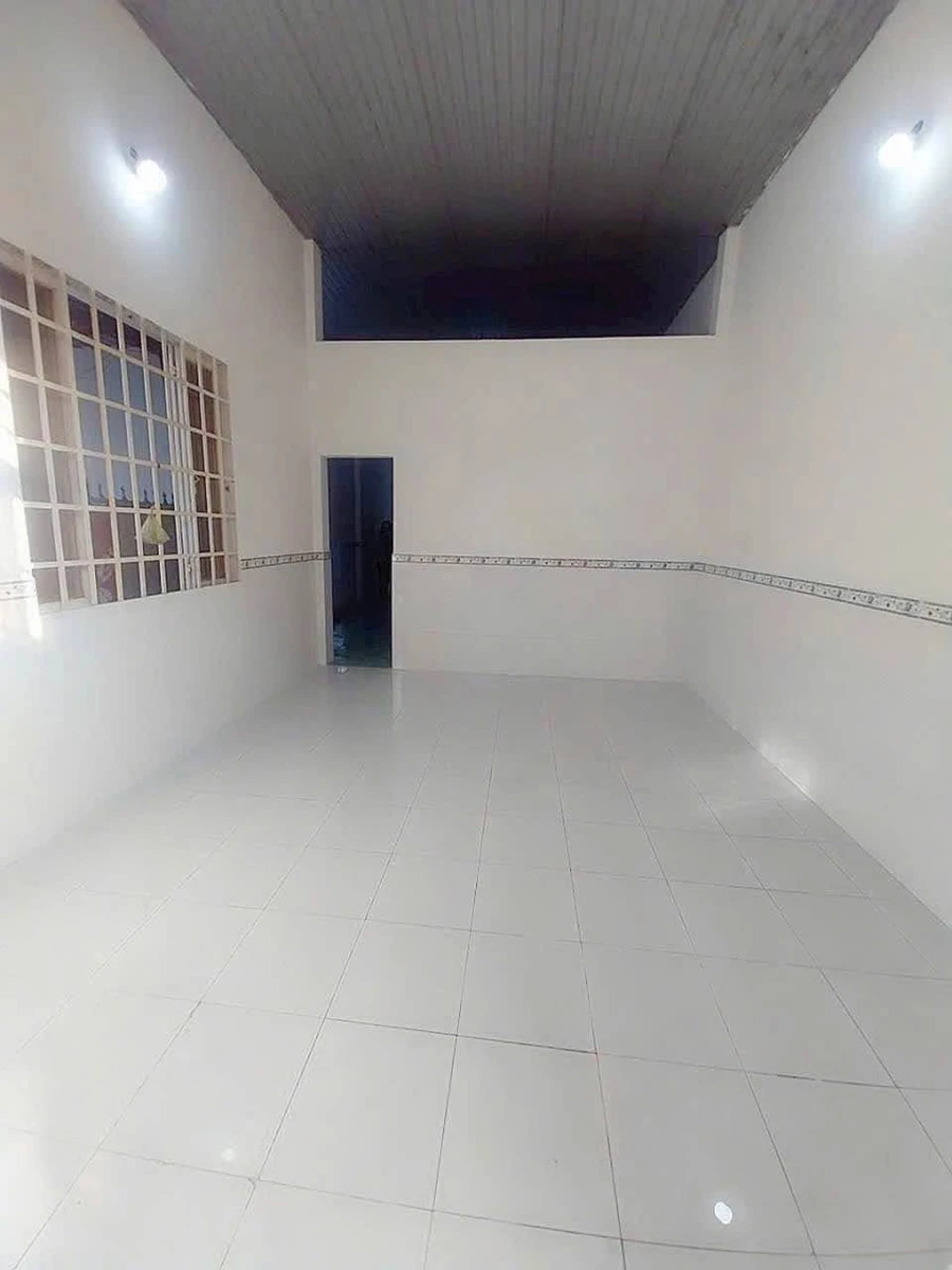 Bán nhà 2 phòng ngủ 100m² sát chợ Thanh Hóa, Quận 12 - Ảnh thu nhỏ 3