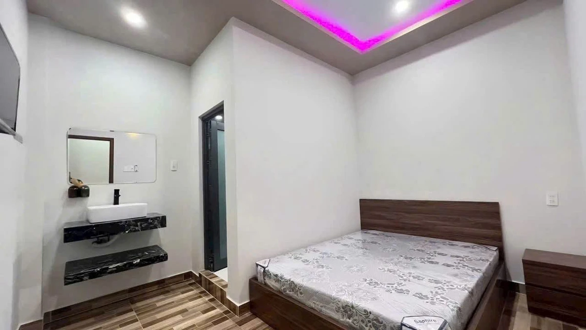 Bán nhà 7PN 7WC 75,7m² mặt tiền Văn Cao Q.1 - 3 tỷ 880 - Ảnh thu nhỏ 4