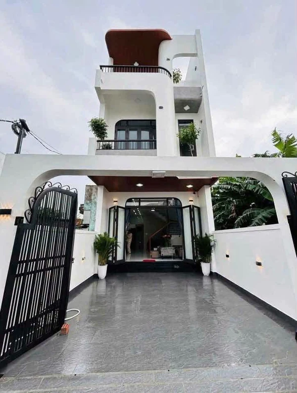 Bán nhà 3 tầng 79,2m² kiệt Hoàng Trọng Mậu, Mỹ Thượng, Huế, full nội thất