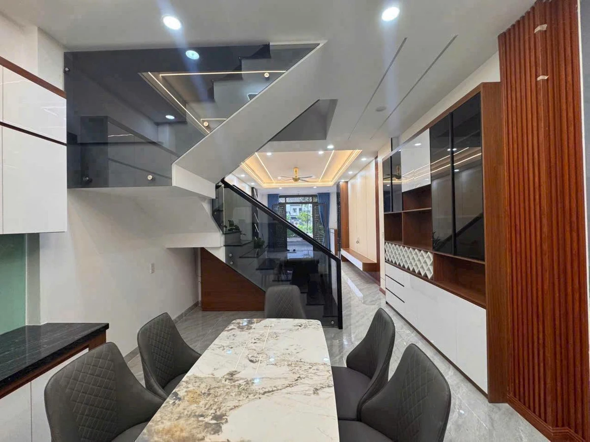 Bán nhà 1 trệt 2 lầu 80m2 KDC Bửu Long 3, giá 5,7 tỷ - Ảnh thu nhỏ 4