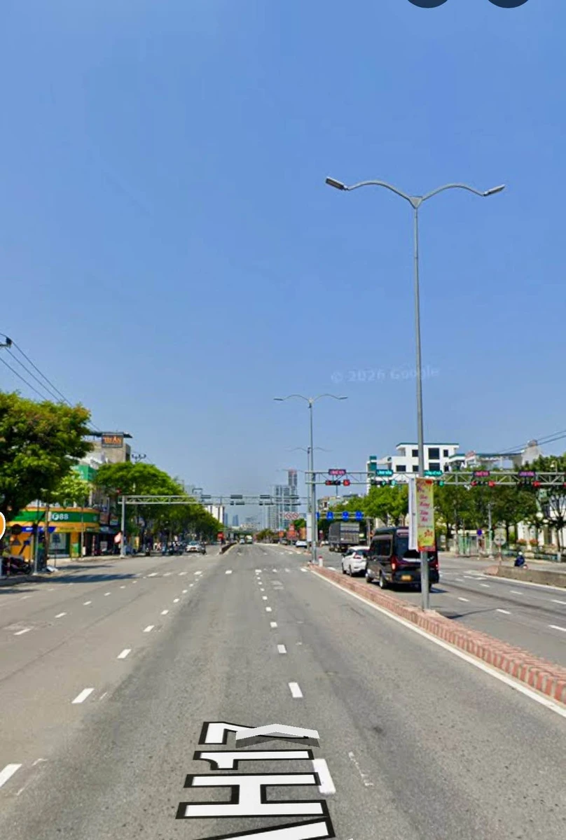 Bán nhà 3 tầng mặt tiền Ngũ Hành Sơn, gần ngã tư Bà Huyện Thanh Quan, giá 9,1 tỷ, Đà Nẵng - Ảnh thu nhỏ 2