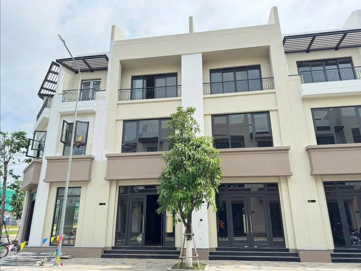Bán nhà Vinhomes Green City 173.6m² gần công viên 5.12 tỷ - Ảnh 1