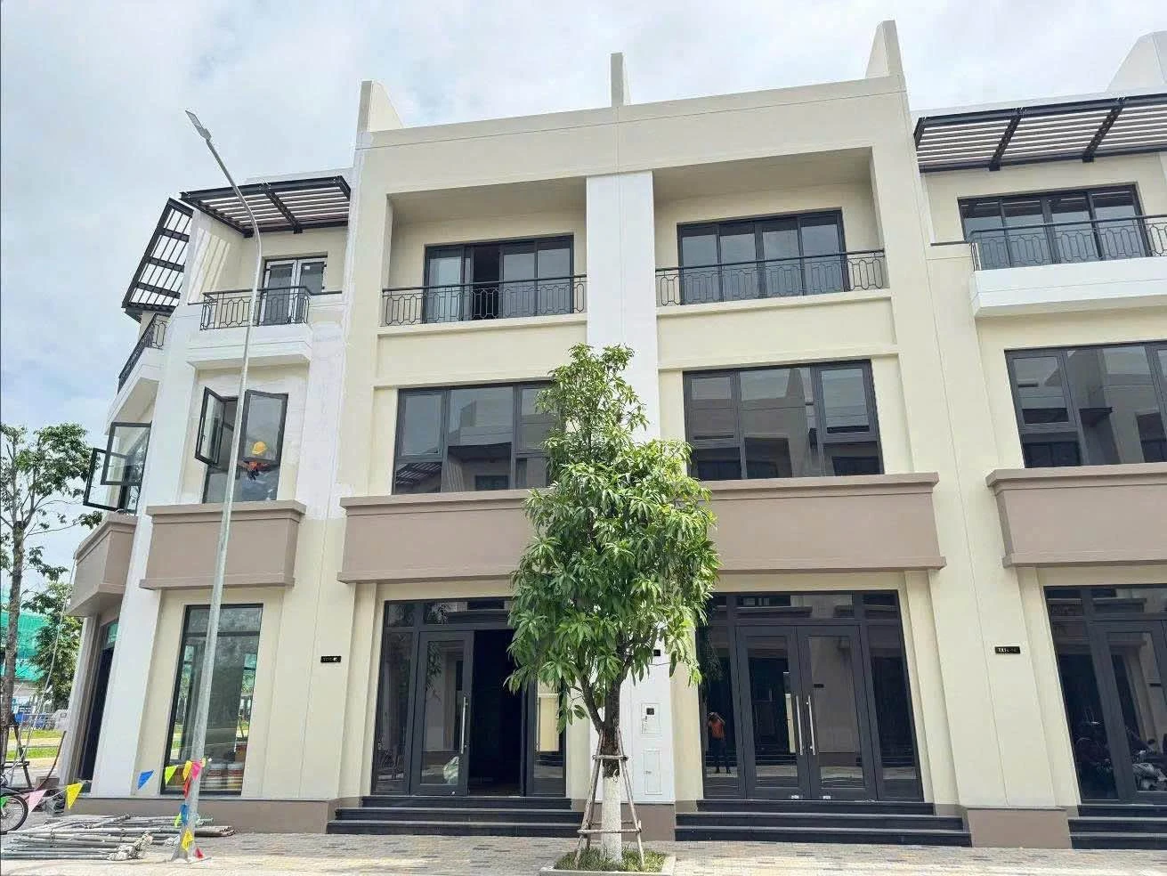 Bán nhà Vinhomes Green City 173.6m² gần công viên 5.12 tỷ - Ảnh 1