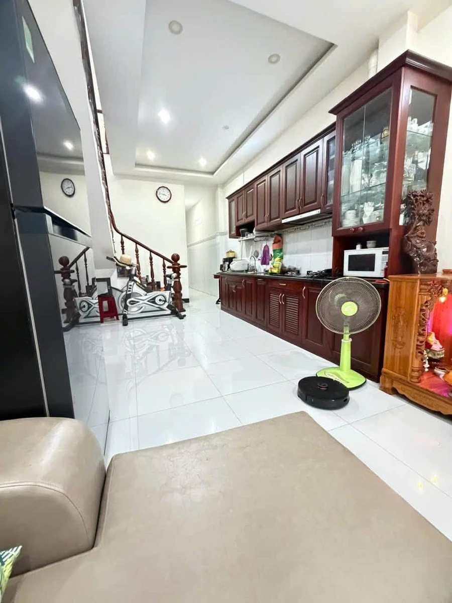 Bán nhà lầu góc 2 mặt tiền 200m² Trần Hưng Đạo Phan Thiết - Ảnh 1