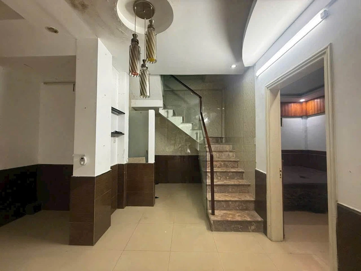 Bán nhà 2 tầng kiệt ô tô 235 Bà Triệu, 78m², 4,2 tỷ, Phường Thuận Hoá, TP Huế - Ảnh thu nhỏ 3