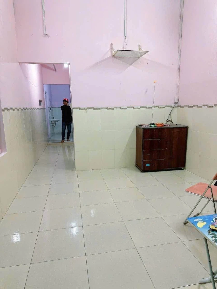 Bán nhà 53m2 hẻm Trần Hưng Đạo gần chợ Đầm, Quy Nhơn, giá 2 tỷ 1xx - Ảnh thu nhỏ 4