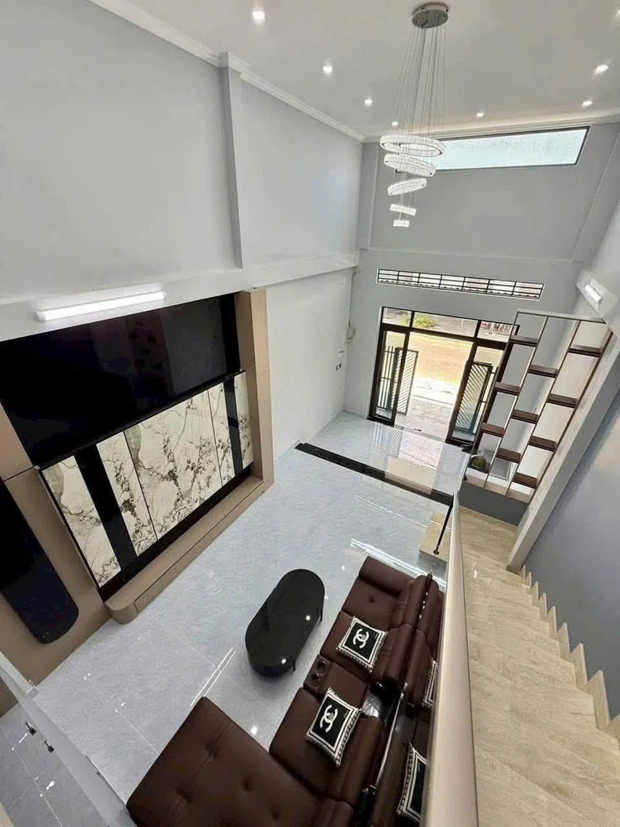 Bán nhà mặt tiền 108m² 3 phòng ngủ Ngọc Hân Công Chúa Quận 1 - Ảnh thu nhỏ 5