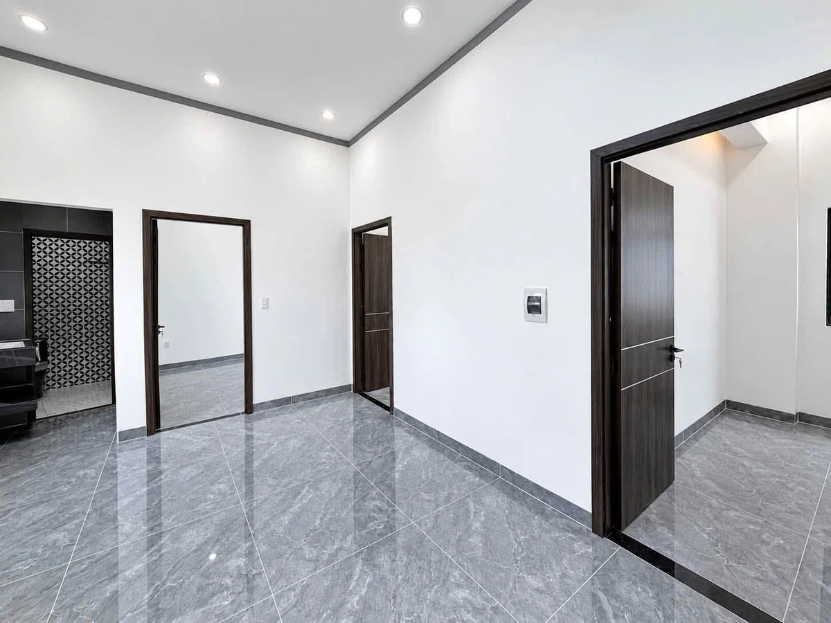 Bán nhà 1 trệt 1 lầu 67m² sát chợ Tân Phong, Bình Tân - Ảnh thu nhỏ 3