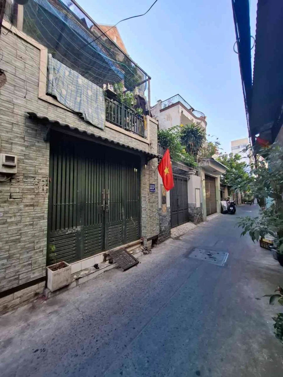Bán nhà hẻm ô tô Phạm Văn Chí Quận 6, 68m2, 3 tầng 4PN, giá 6,5 tỷ - Ảnh 1