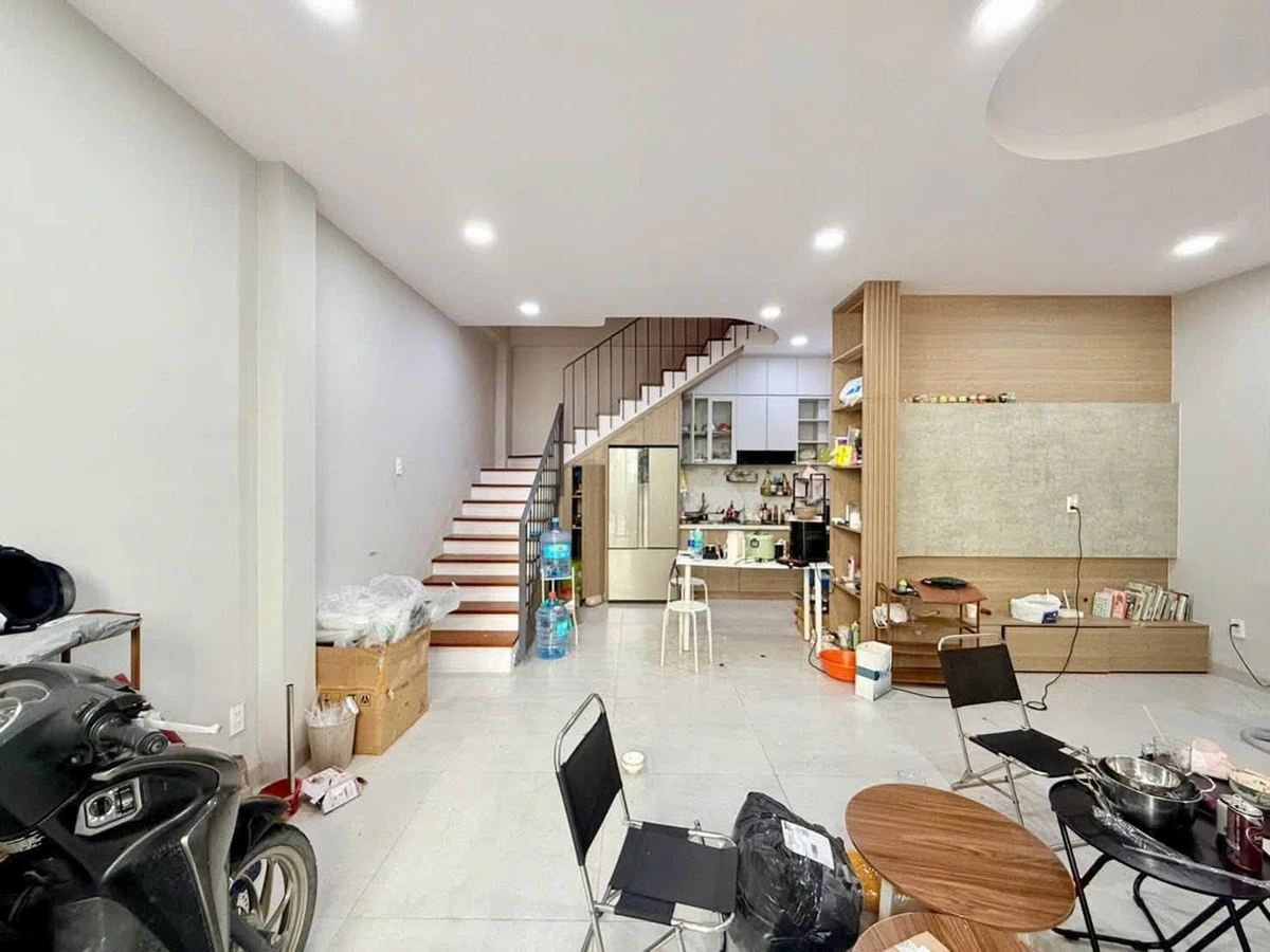 Bán nhà 60m2 giảm sâu 4 tỷ 5 ngã tư Hàng Xanh - Ảnh thu nhỏ 3
