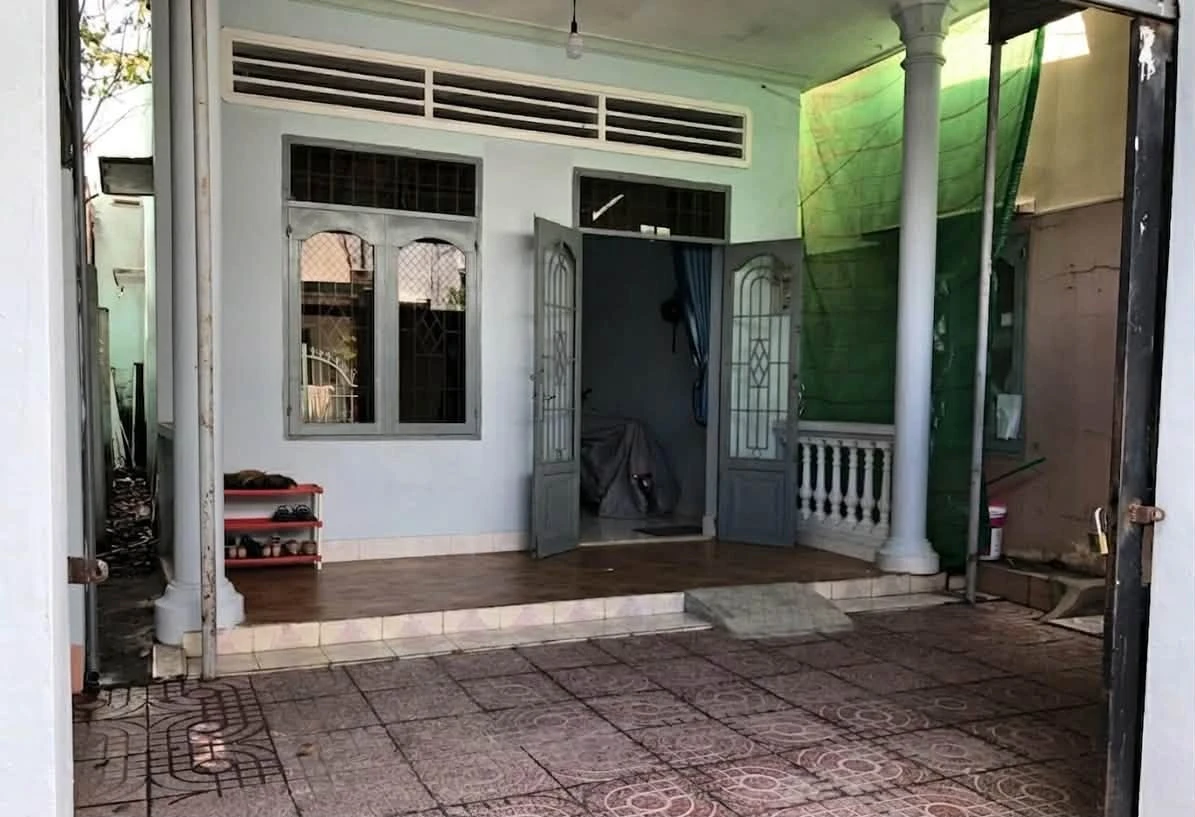Bán nhà cấp 4 hẻm xe ba gác 5,6x22m gần trường Phước Nguyên, Bà Rịa - Ảnh 1