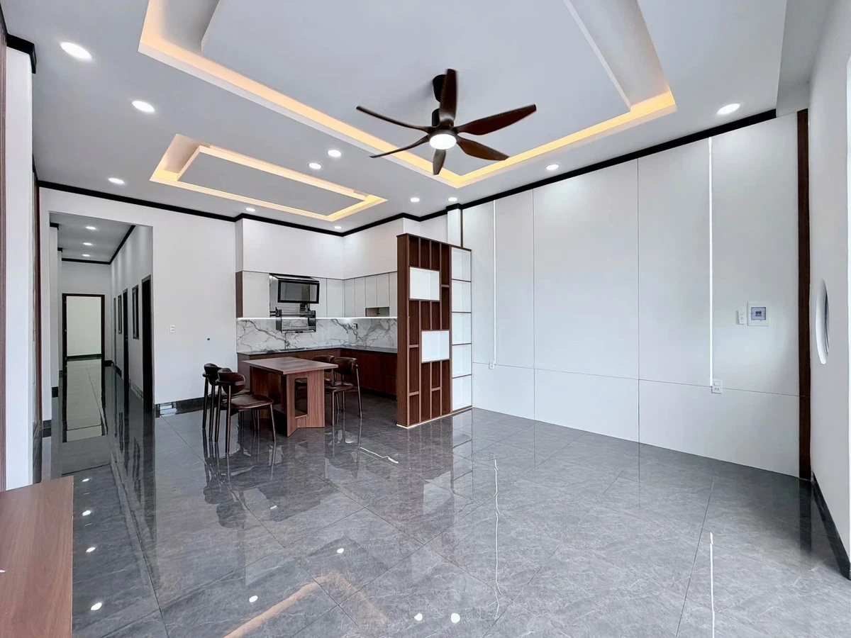Bán nhà mặt tiền đường nhựa 5x28m, 3PN 2WC, sổ riêng thổ cư, Phường Long Khánh - Ảnh thu nhỏ 4
