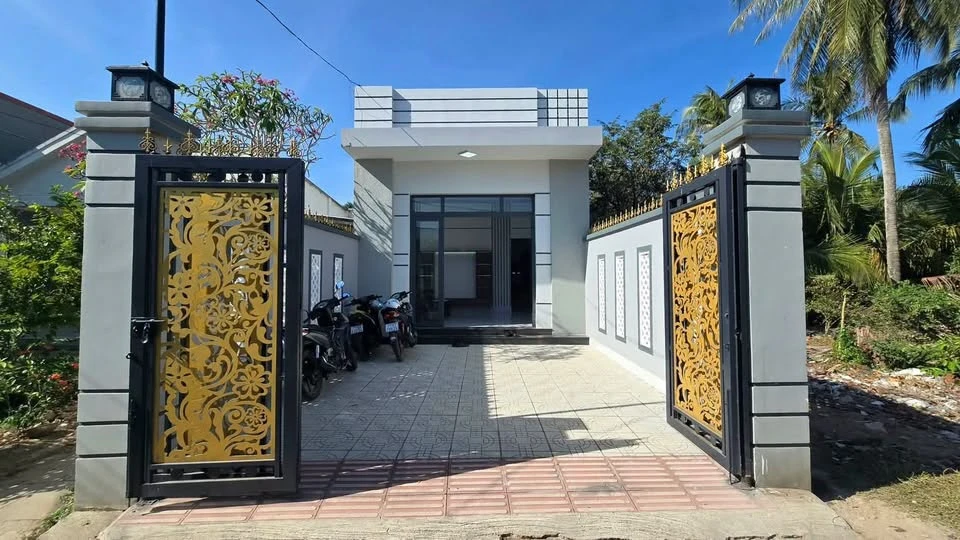 Bán nhà mới xây 111m² TP Bến Tre, 1 tỷ 700 triệu - Ảnh 1