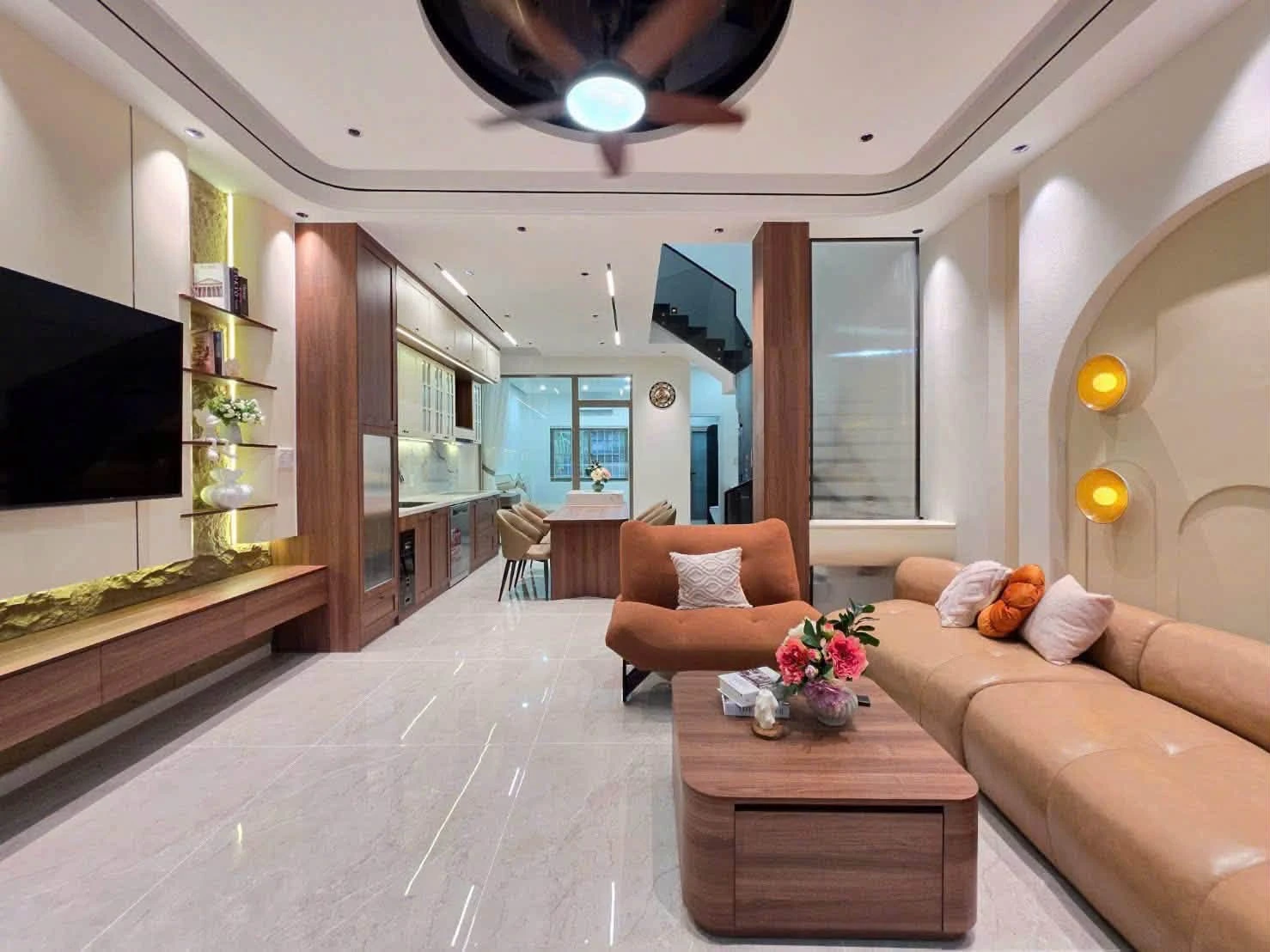 Bán nhà 3 tầng 70m² mặt tiền Lê Văn Sĩ gần biển, Đà Nẵng - Ảnh 1